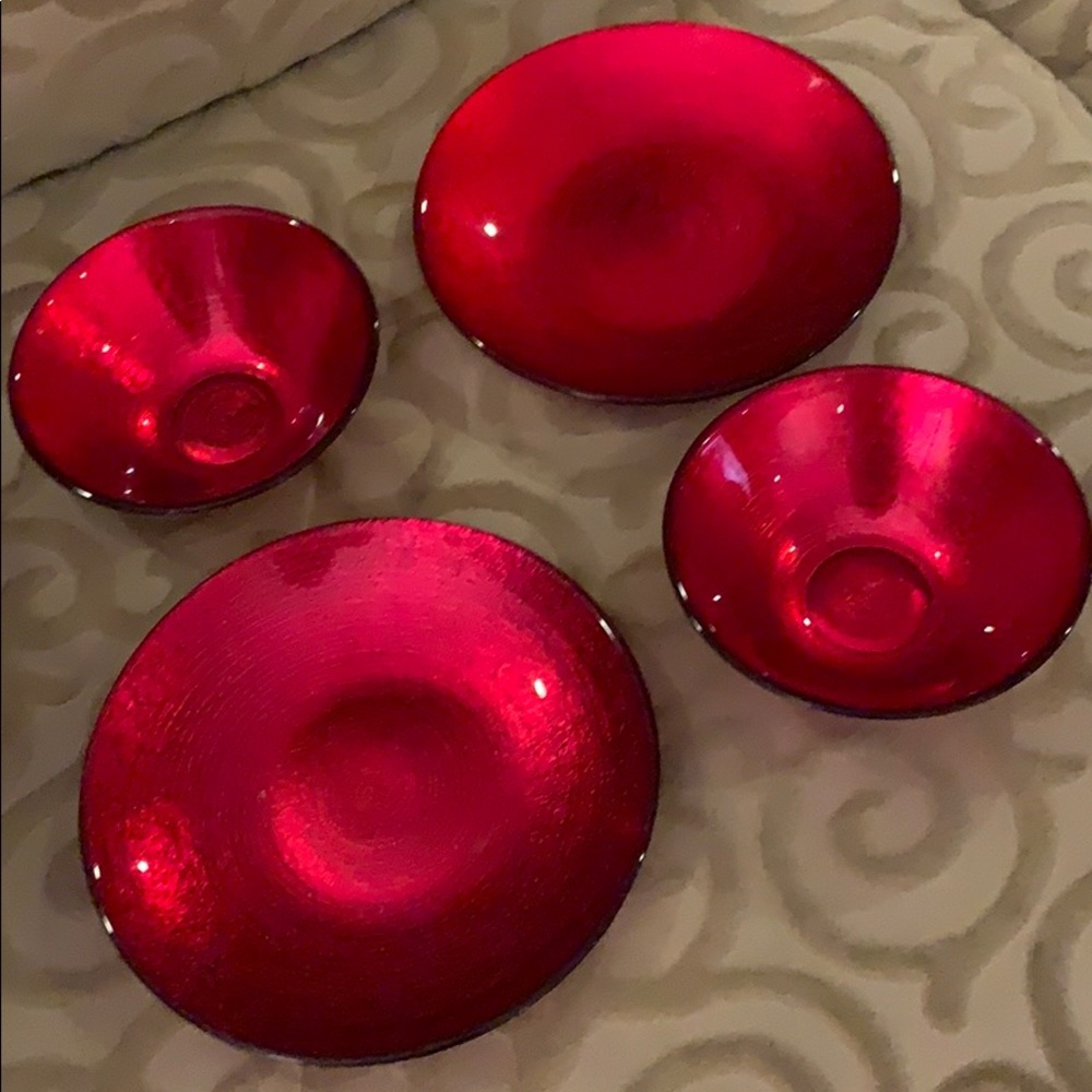 Beautiful Red Metallic Plates/Bowls!
